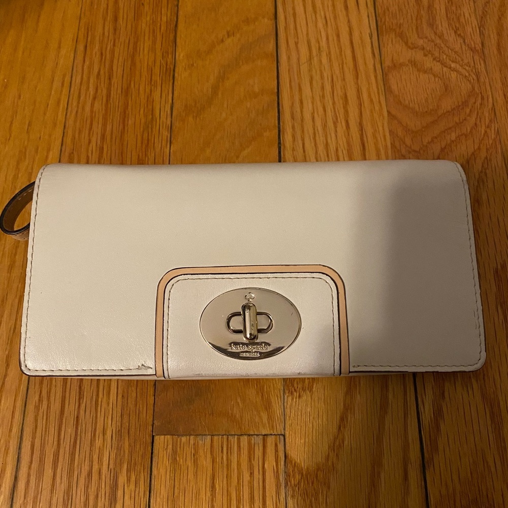 Women’s Kate spade wristlet/wallet